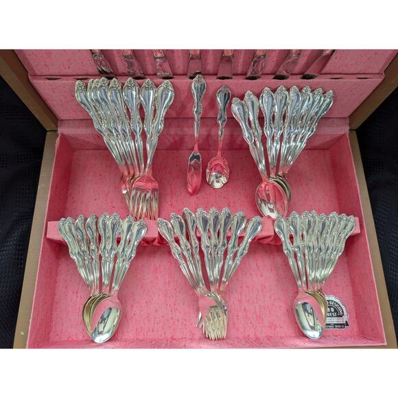 ANTIQUE/VINTAGE WM. ROGERS JULIETTE SILVERPLATE  1953 SVC 8, 50 PIECES! - Picture 4 of 15